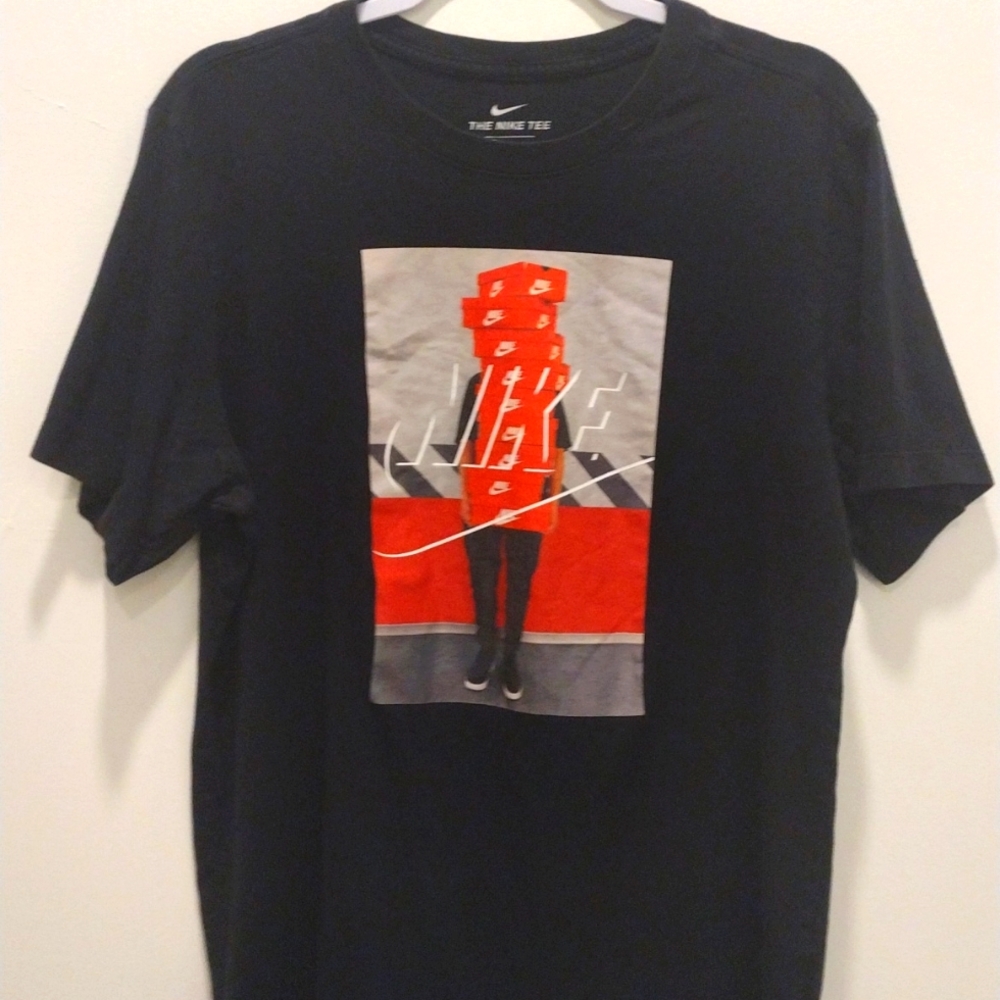 ❤️🟰💲⬇️ Nike Tee. Sneaker-head. Graphic, Men's L
